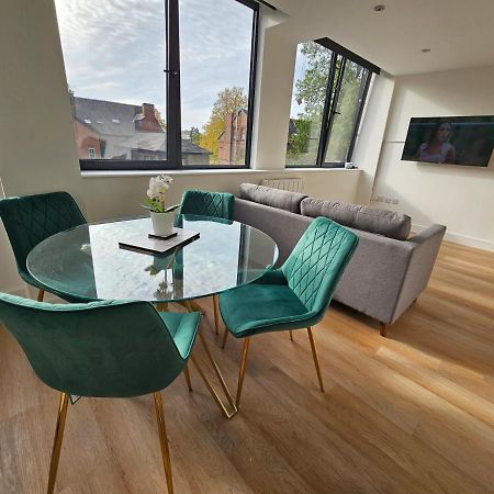Brand New Trafford Apartment Manchester Esterno foto