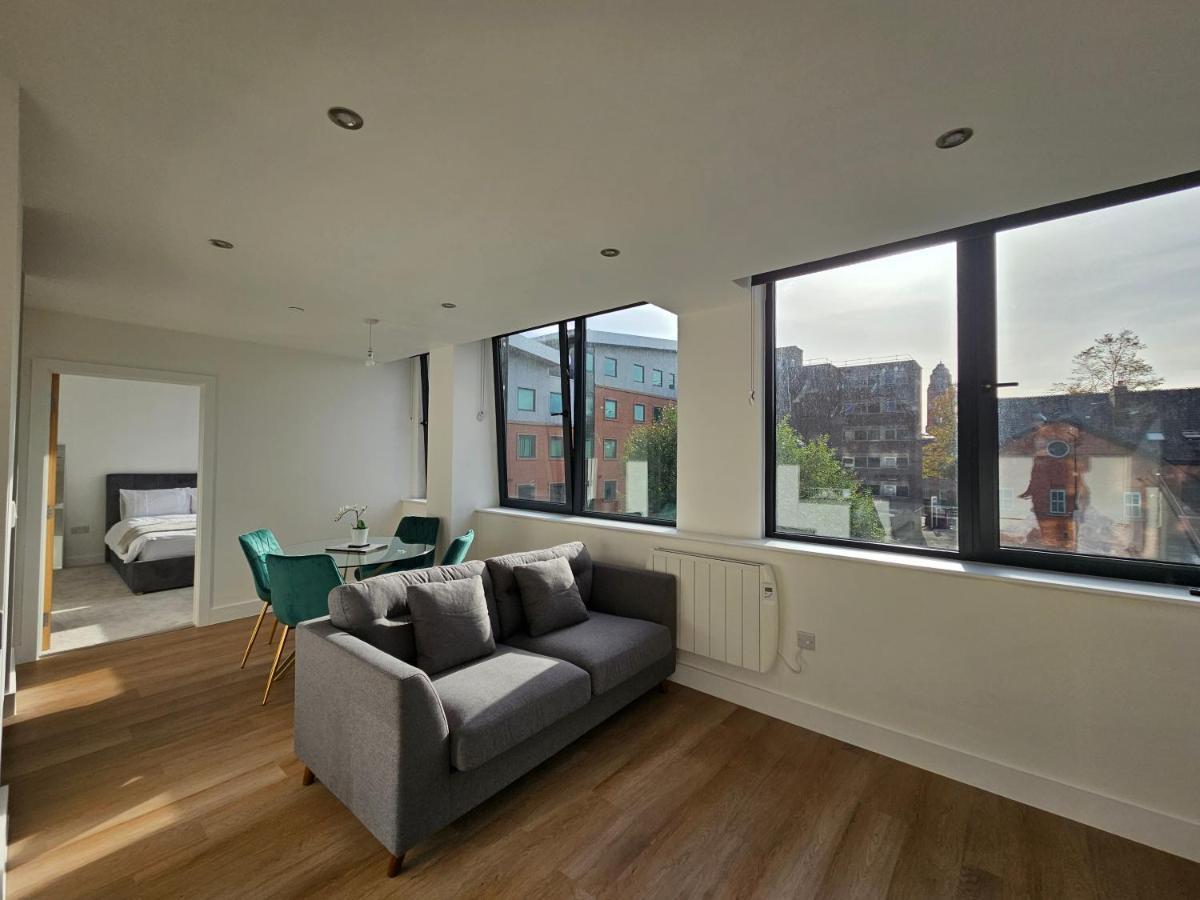 Brand New Trafford Apartment Manchester Esterno foto